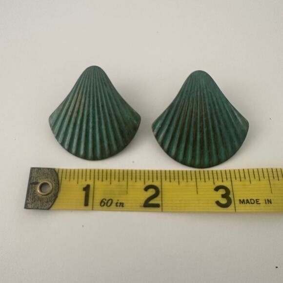 Vintage 1980s Green Metal Scalloped Pierced Earrings - Picture 3 of 4